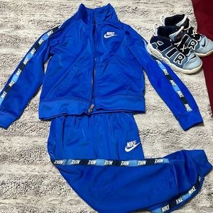 Boys Nike outfit3t with matching shoes 9c